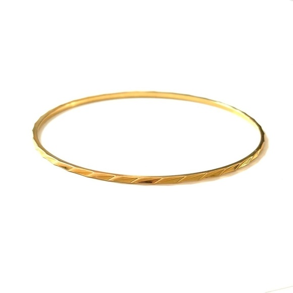 🔴 5 for $10 ONE Gold Tone Dangle Bracelet - Picture 1 of 5
